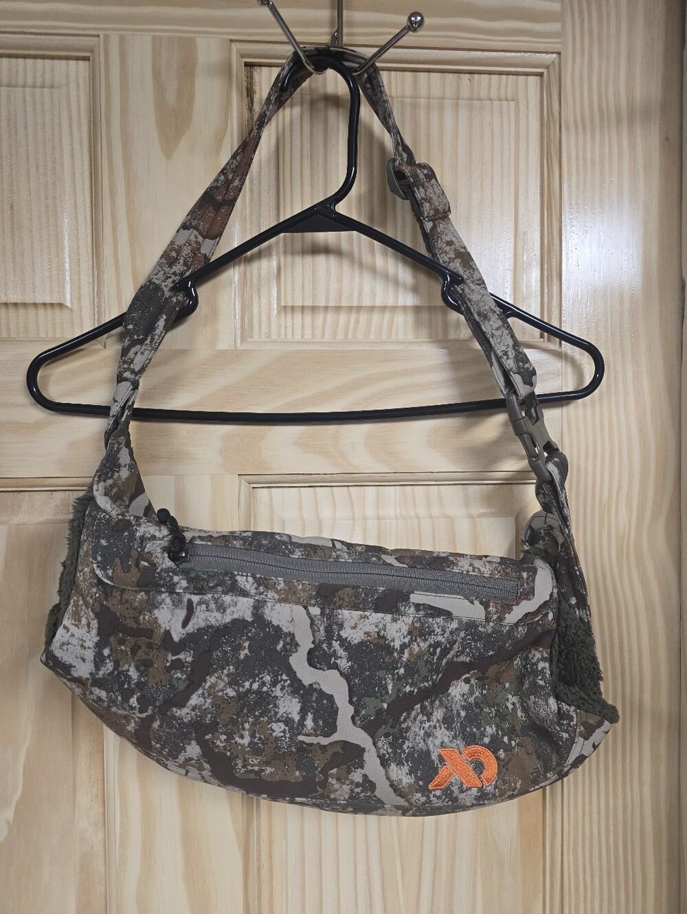 FL Santuary Hand Muff Specter
